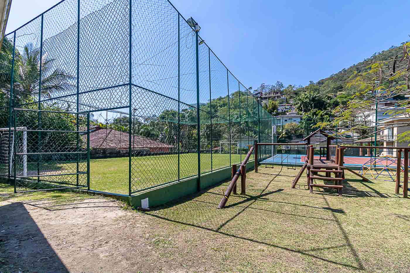 Casa - Av. Nelson Oliveira Silva - Vila Progresso -1.936 m²